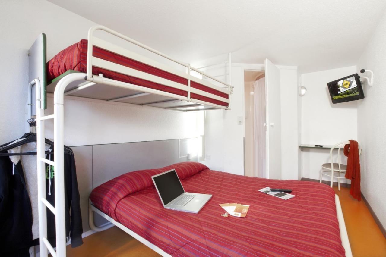 Premiere Classe Evreux Luaran gambar A typical room at a B&B