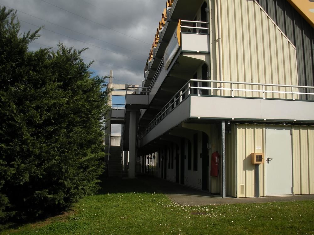Premiere Classe Evreux Luaran gambar The "Maison du Savoir"